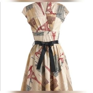 Retrolicious Eiffel tower dress EUC size large